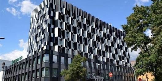 Business Center Domino translation missing: en.photos