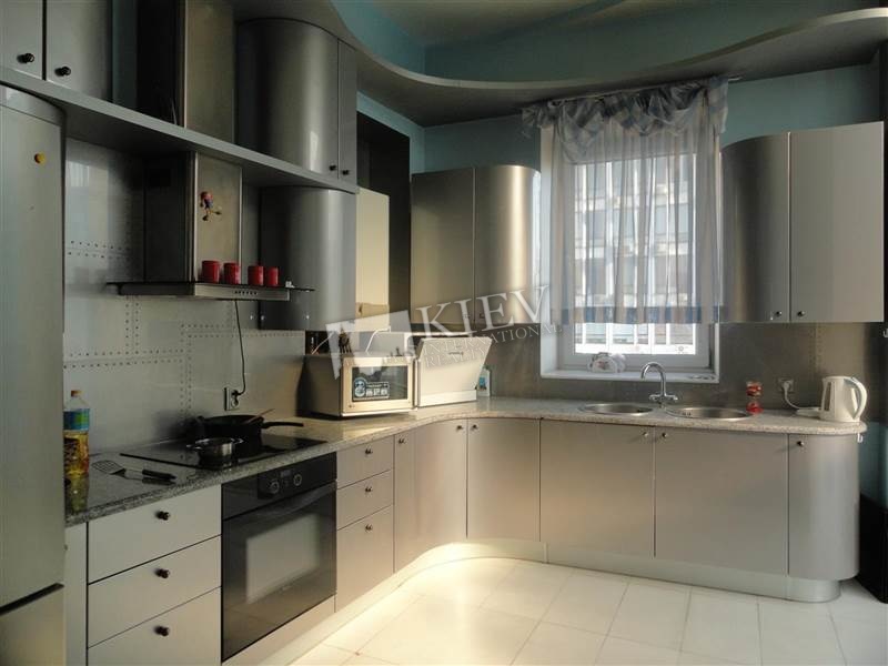 st. Shota Rustaveli 29B Bathroom 3 Bathrooms, Bathtub, Heated Floors, Jacuzzi, Washing Machine, Parking Dedicated Parking Space (Yard)