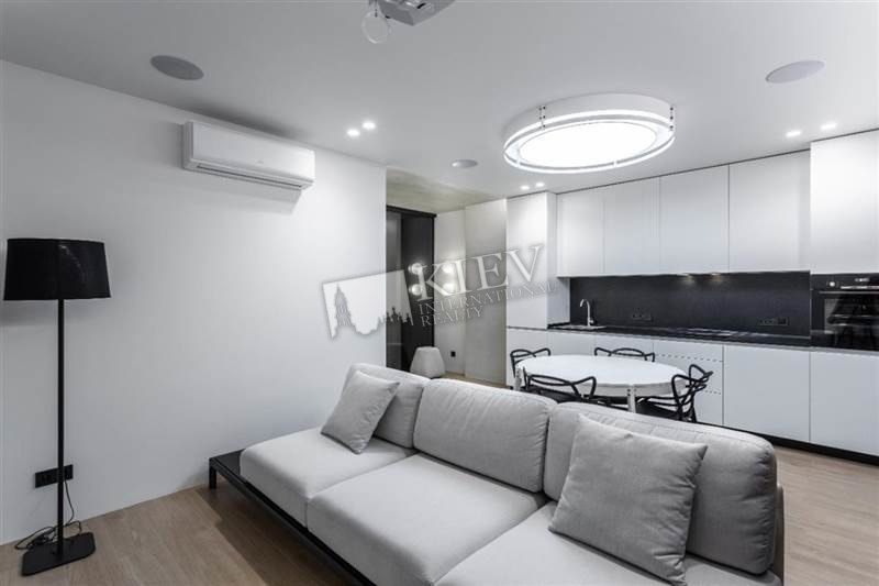 st. Antonovicha 74 Living Room Flatscreen TV, Fold-out Sofa Set, Furniture Furniture Removal Possible