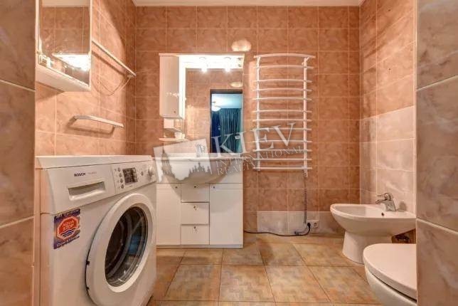 st. Nikolsko-Botanicheskaya 14/7 Living Room Flatscreen TV, L-Shaped Couch, Interior Condition 1-2 Years Old