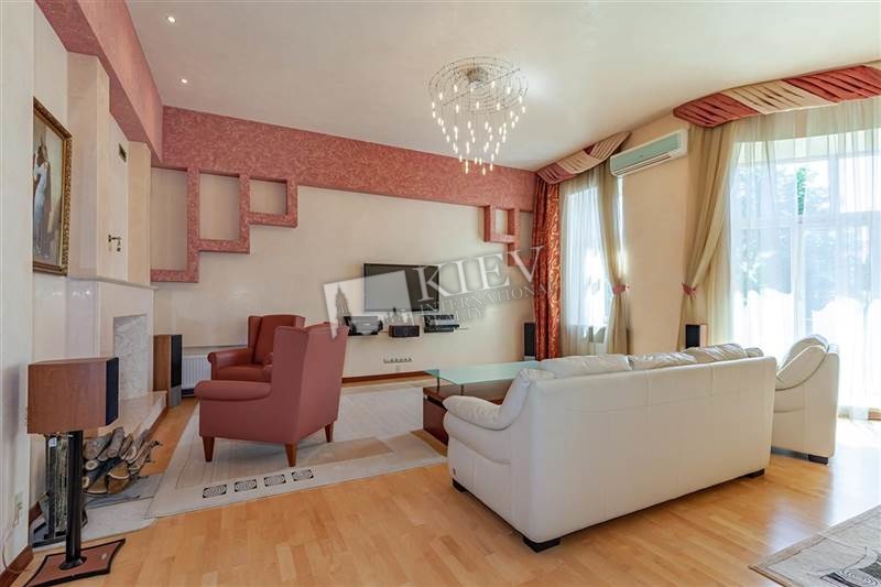 st. Gonchara 45 Living Room Fold-out Sofa Set, Home Cinema, Flatscreen TV, Master Bedroom 1 Double Bed