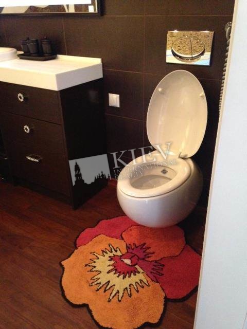 Olympiiskaya Long Term Apartment in Kiev