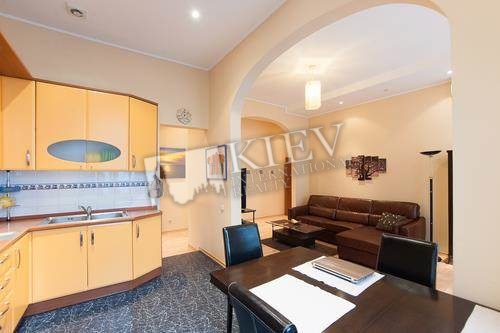 st. Lva Tolstogo 17a Parking Yard Parking, Bathroom Bathtub, Heated Floors, Washing Machine