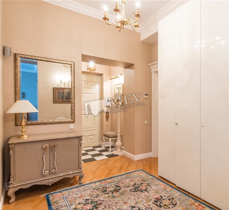 Four-bedroom Apartment st. Bolshaya Zhitomirskaya 18A 1534