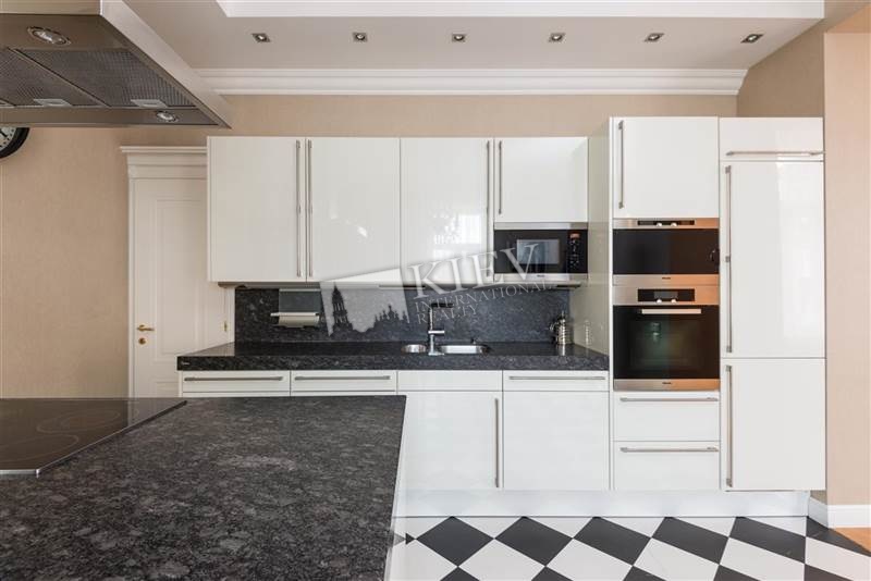 st. Bolshaya Zhitomirskaya 18A Living Room Flatscreen TV, Fold-out Sofa Set, Home Cinema, Master Bedroom 1 Double Bed, TV