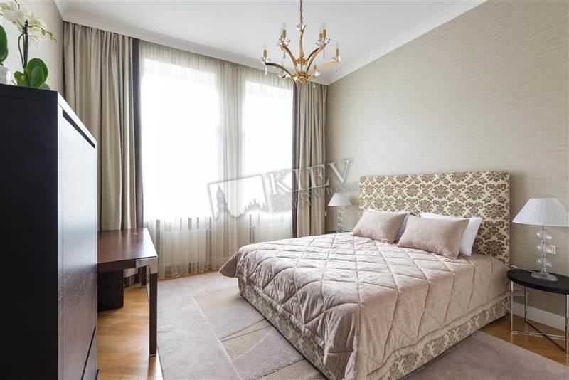 Zoloti Vorota Rent an Apartment in Kiev