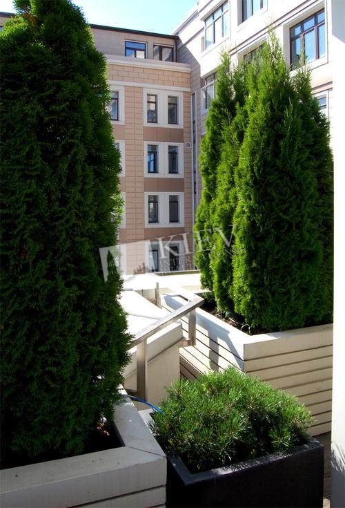 st. Kruglouniversitetskaya 3-5 Long Term Apartment in Kiev 1005