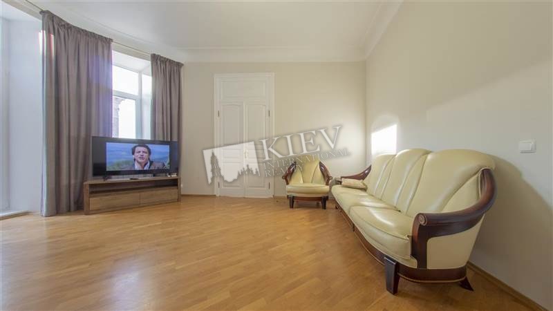 Three-bedroom Apartment st. Zankovetskoy 6 57