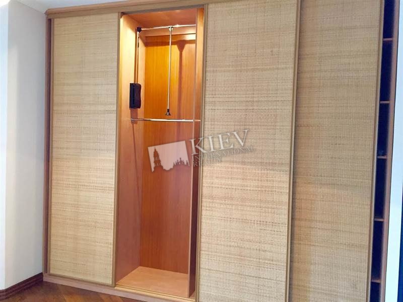 st. Mihaylovskaya 2v Rent an Apartment in Kiev 1037