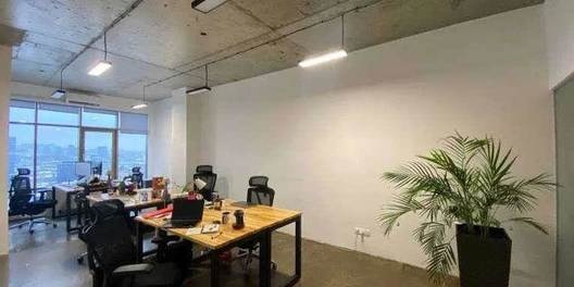 Office st. Krasnoarmeyskaya 72 16202