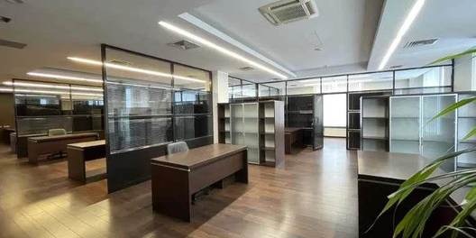 st. Yaroslavskaya 56a Rent an Office in Kiev 18755