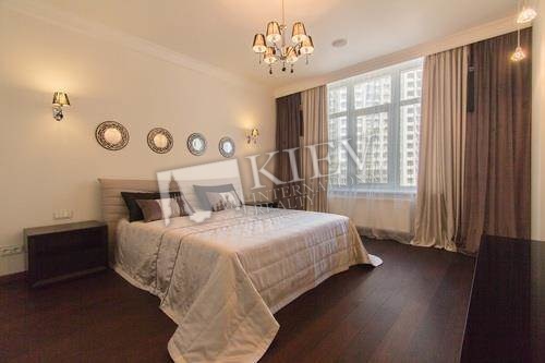 Two-bedroom Apartment st. Dragomirova 20 3994