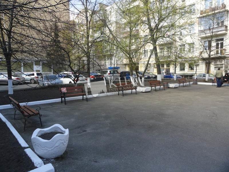 st. Lva Tolstogo 15 Apartment for Rent in Kiev 2249