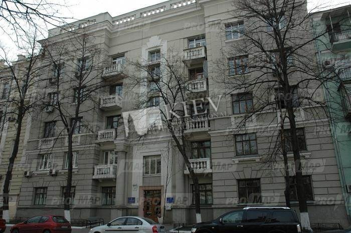 st. Lyuteranskaya 28A Long Term Apartment in Kiev 8807