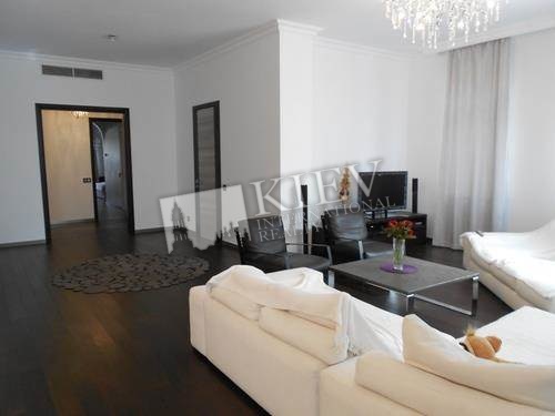 st. Ivana Franko 4B Furniture Furniture Removal Possible, Living Room Flatscreen TV, Fold-out Sofa Set, Home Cinema