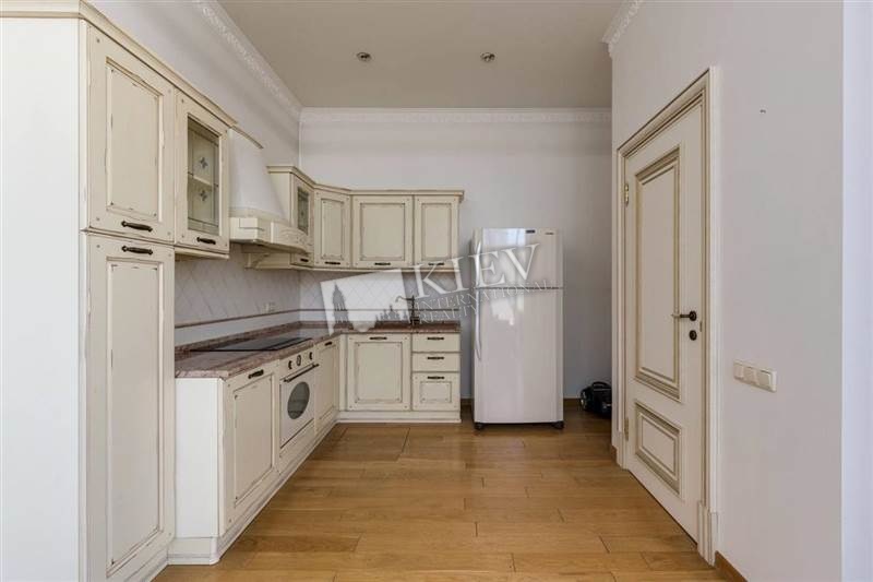 st. Zhilyanskaya 59 Kitchen Dining Room, Dishwasher, Electric Oventop, Master Bedroom 1 Double Bed, TV